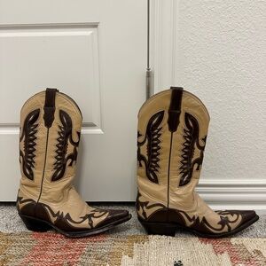 Rare Vtg FERRINI Two-Tone Cowboy Boots // Heart Inlay